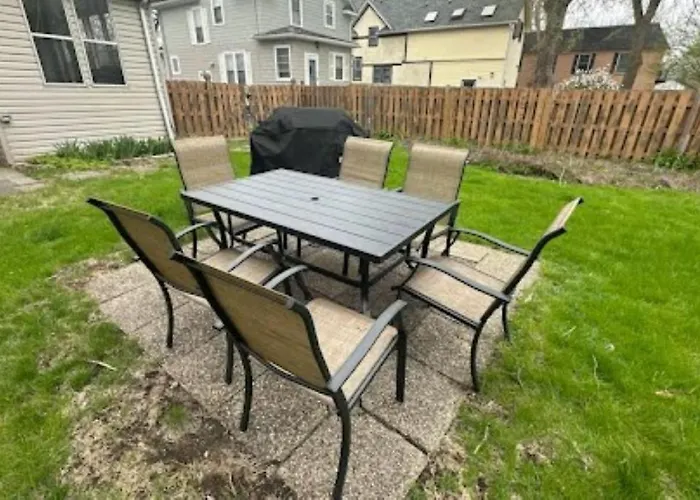 Apartment Cozy W Front Porch Dt Near Naval Base