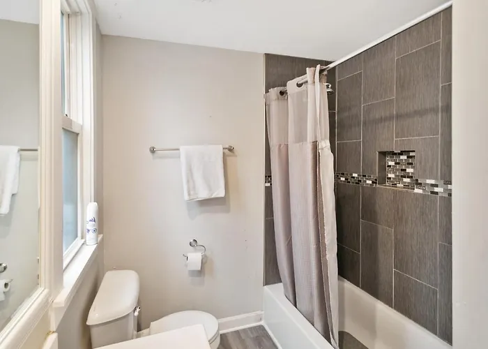 Cozy W Front Porch Dt Near Naval Base Apartamento *