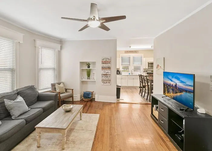 Apartamento Cozy W Front Porch Dt Near Naval Base
