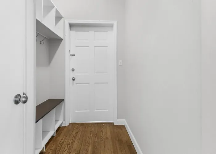 Apartment Cozy W Front Porch Dt Near Naval Base *